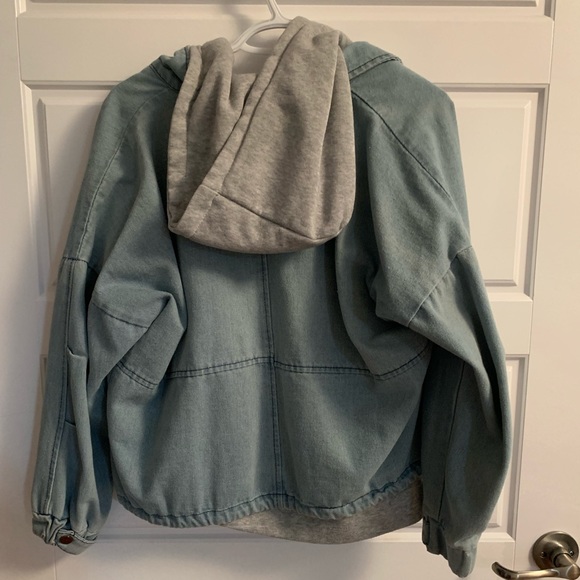 Two piece Jacket with hoodie under layer - Picture 2 of 3